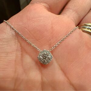 18K White Gold Halo Diamond Floating Necklace